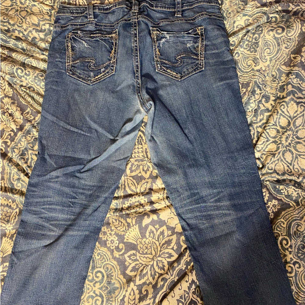 Silver Elyse Capri. Size 14.